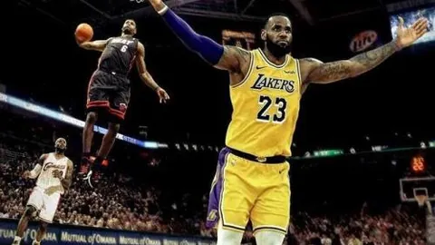 沙特联赛独家放送：卡达西亚激情迎战，利雅得新月主场烽火燃情！